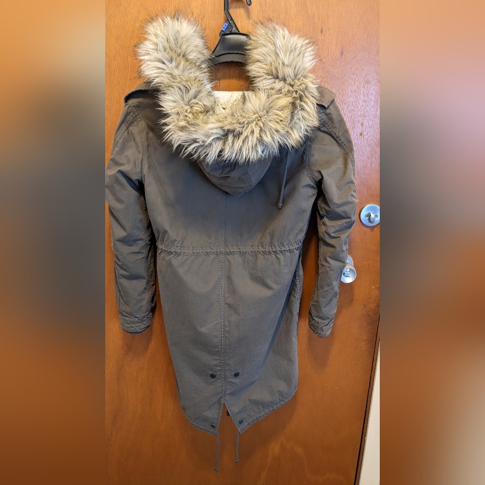 Aritzia Community Autonomy Fishtail Parka